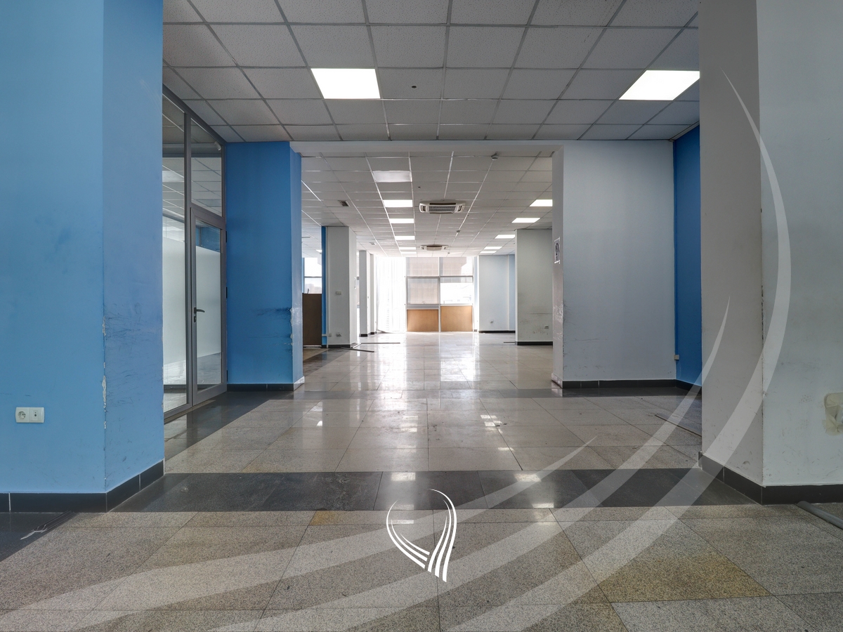 Zyre 934m2 for rent in the Pejton neighborhood6
