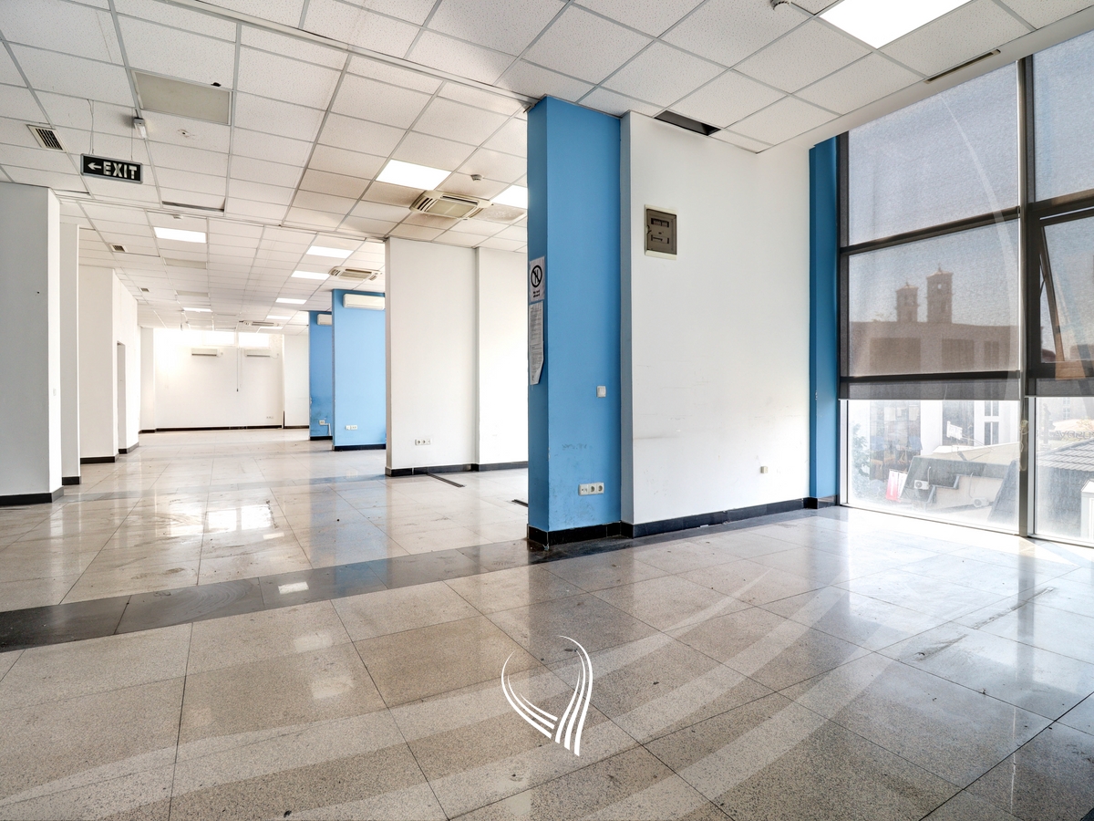Zyre 934m2 for rent in the Pejton neighborhood9