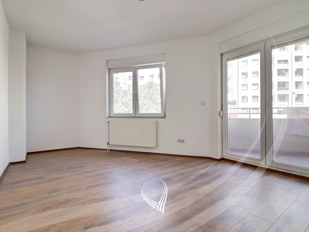 Zyre me 4 dhoma pune me qira në lagjen Arbëria – Dragodan6