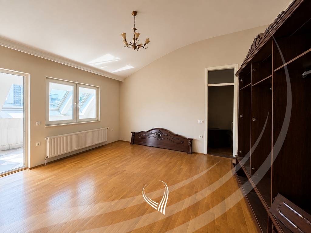 Banesë me 3 dhoma gjumi në shitje në lagjen Pejton3