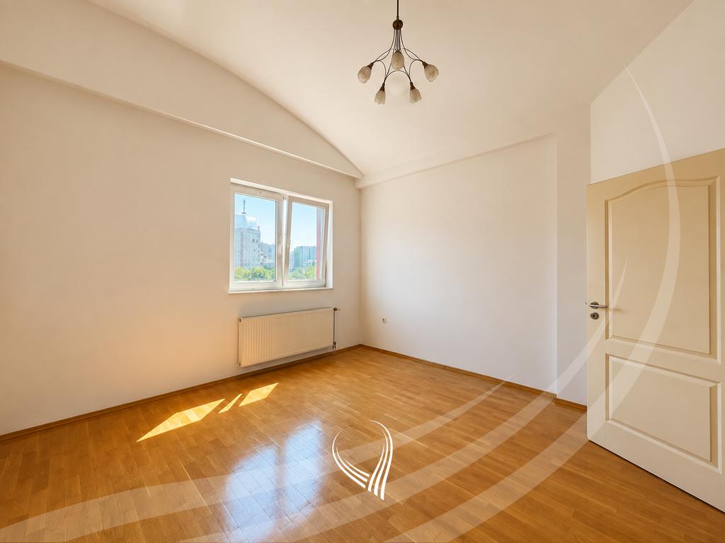 Banesë me 3 dhoma gjumi në shitje në lagjen Pejton10