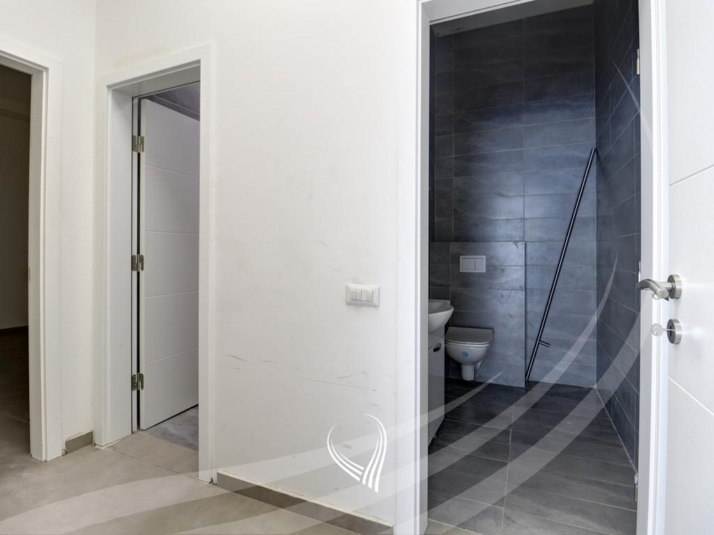 Lokal 142m2 me qira në lagjen Arbëria – Dragodan6
