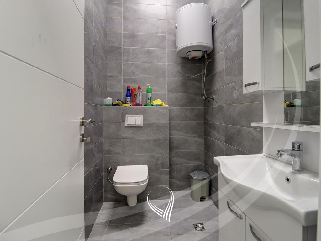 Lokal 142m2 me qira në lagjen Arbëria – Dragodan8