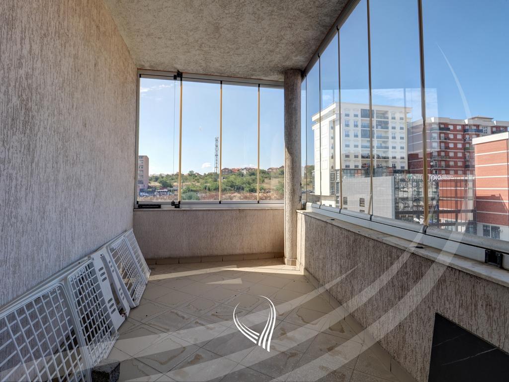 4-bedroom apartment for rent in the Arbëria neighborhood – Dragaodan14
