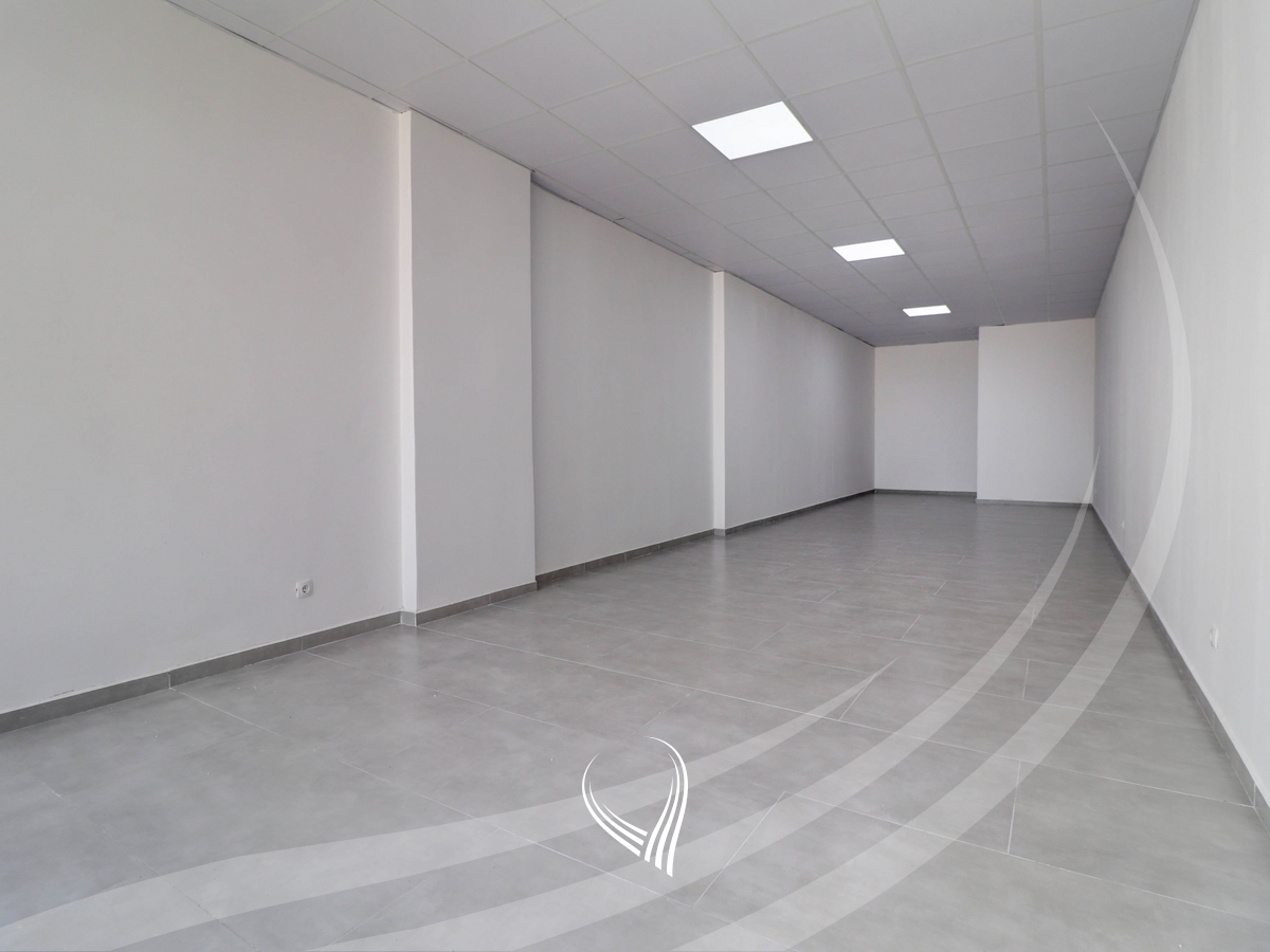 Lokal 60m2 me qira në lagjen Mati 12