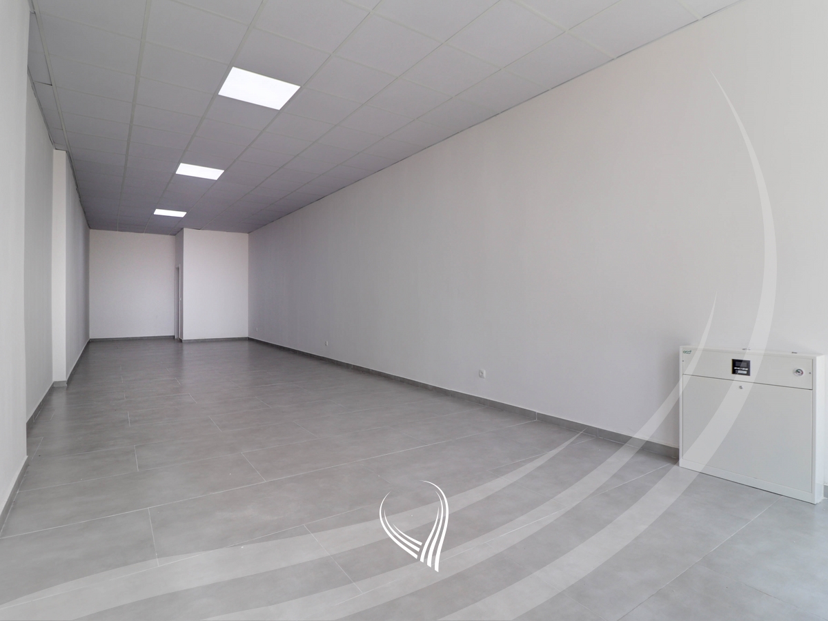 Lokal 60m2 me qira në lagjen Mati 13