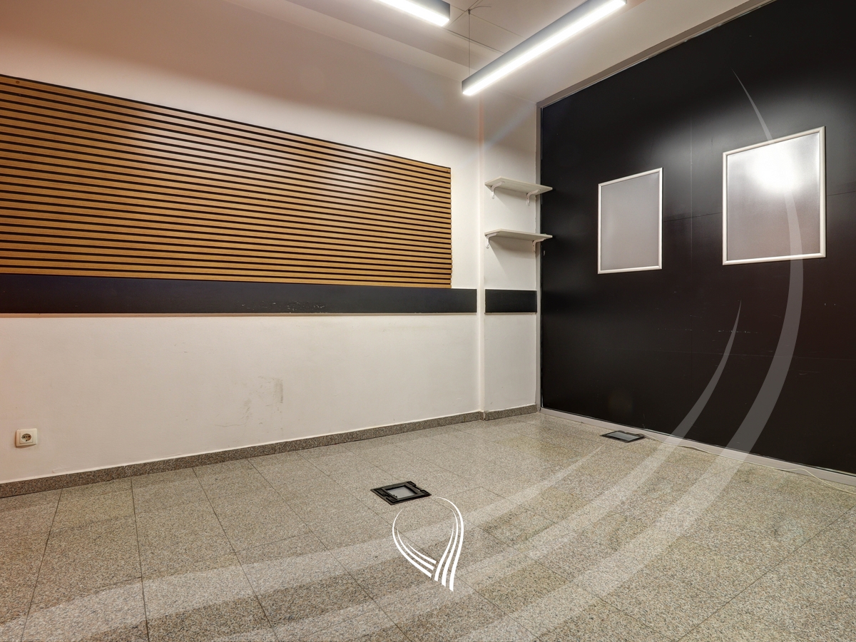 Commercial property 2,900m2 for rent in Aktash neighborhood24