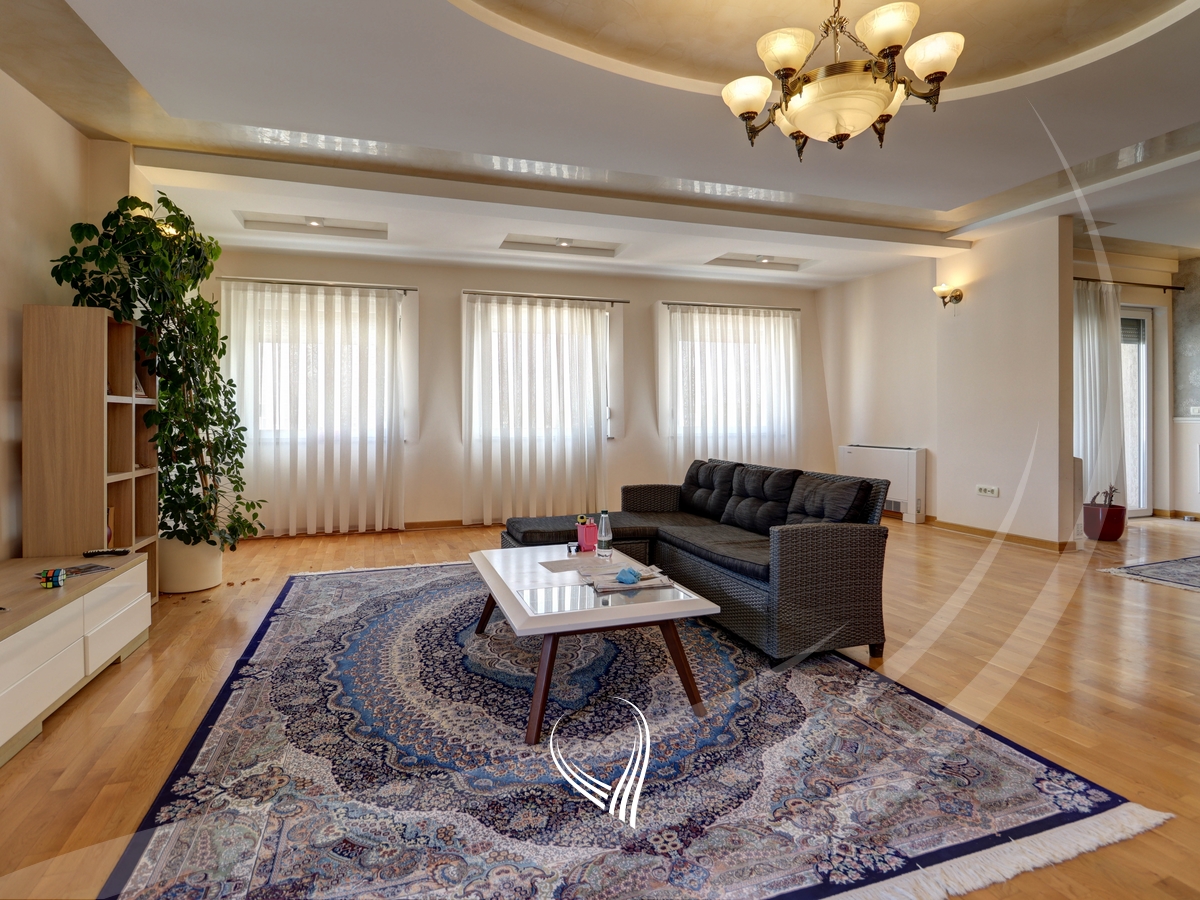 4-bedroom apartment for rent in the Arbëria neighborhood – Dragaodan1