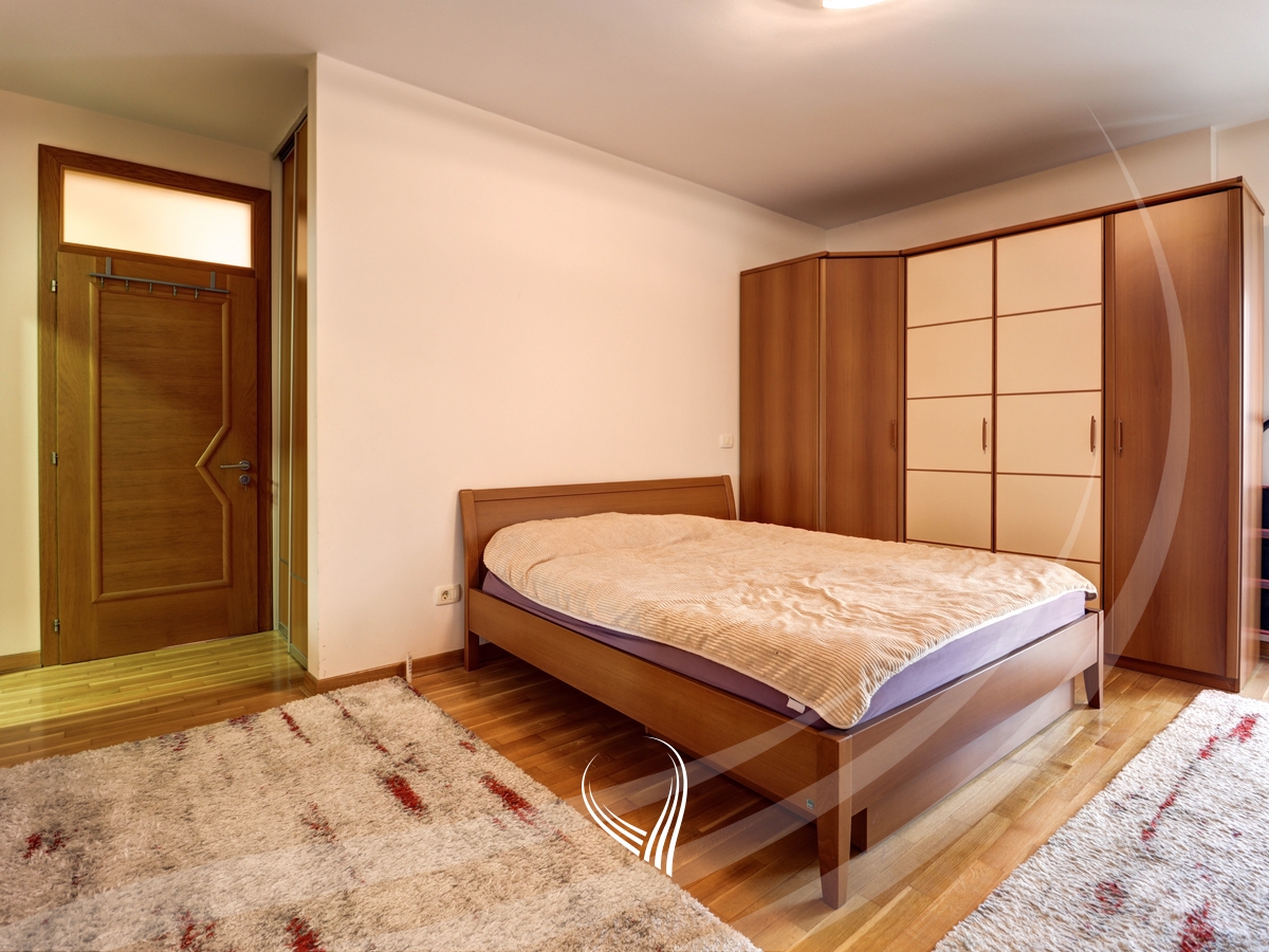 4-bedroom apartment for rent in the Arbëria neighborhood – Dragaodan9