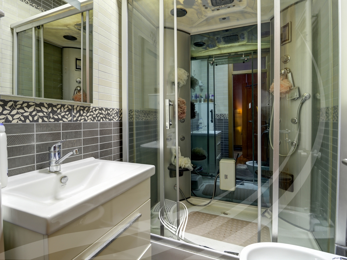 4-bedroom apartment for rent in the Arbëria neighborhood – Dragaodan16