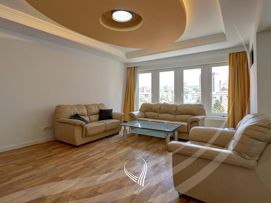 Banesë me 3 dhoma gjumi me qira në lagjen Pejton1