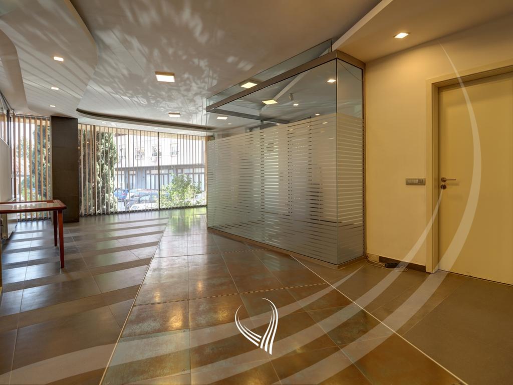 130m2 commercial space for rent in the Pejton neighborhood2