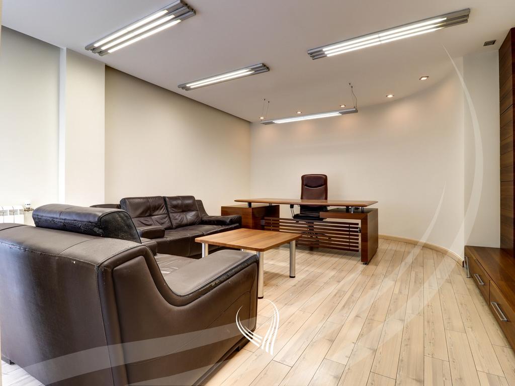 Office space with 7 rooms for rent in the Dardania neighborhood1