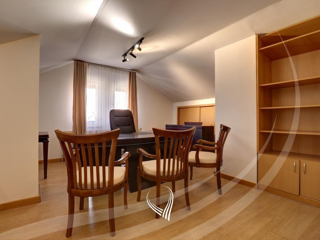 Shtëpi 410m2 në shitje në lagjen Bregu I Diellit – Lagjja e Profesorëve8