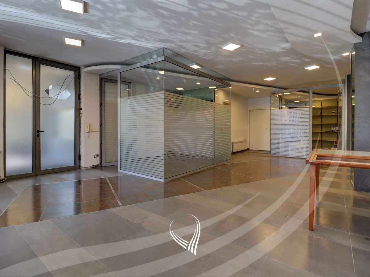 130m2 commercial space for rent in the Pejton neighborhood0