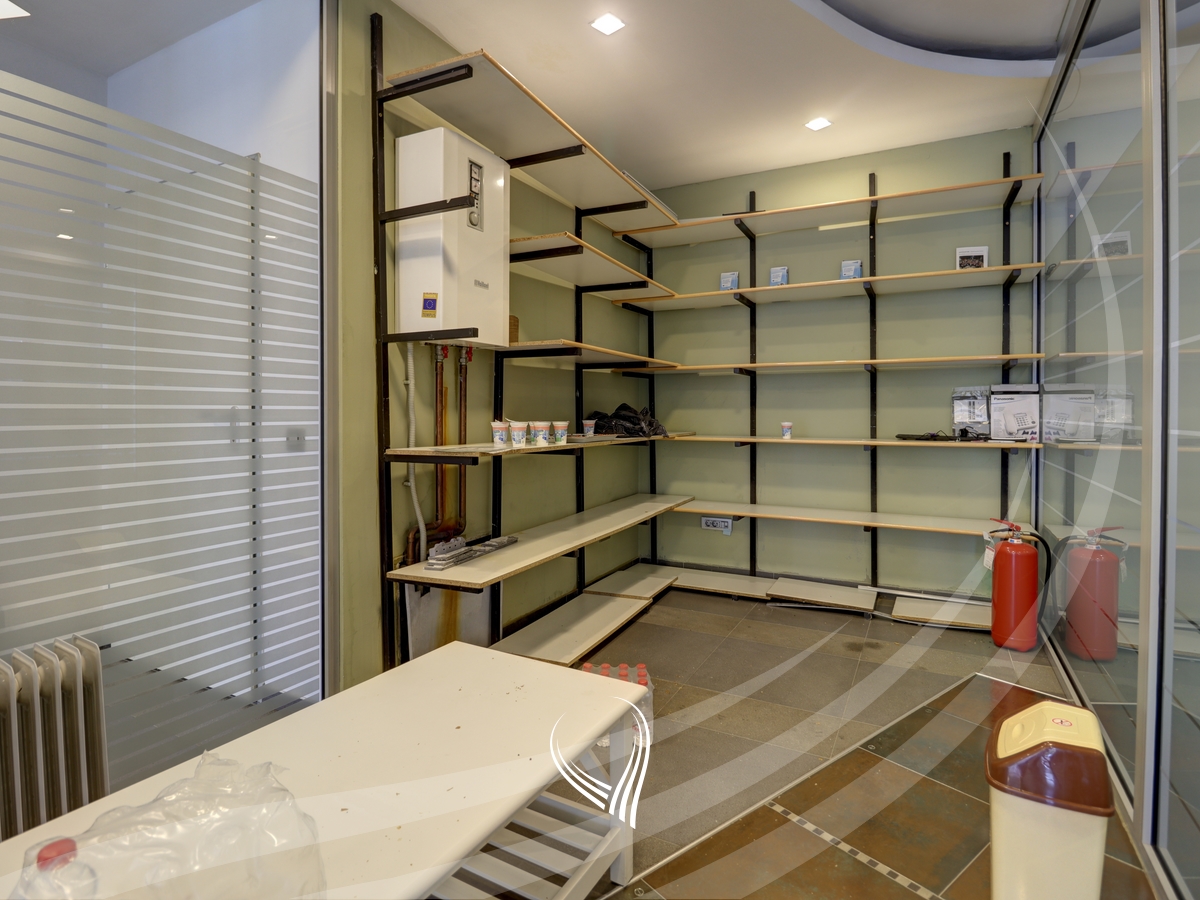 130m2 commercial space for rent in the Pejton neighborhood7
