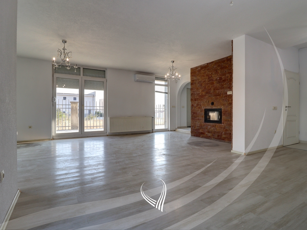 4-bedroom house for sale in Çagllavicë – Qëndresa neighborhood1