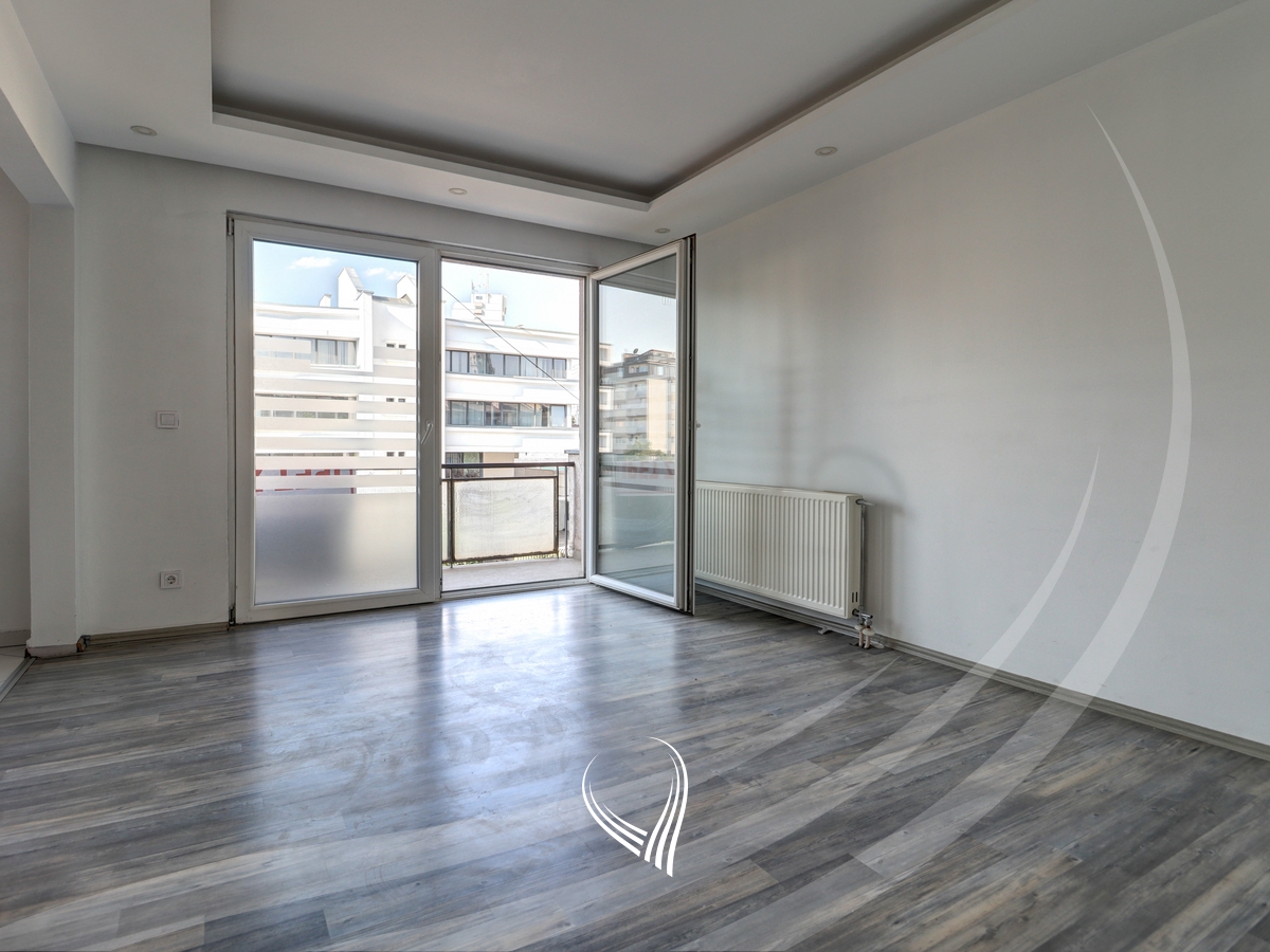 Office space with 3 rooms for rent in the Center0