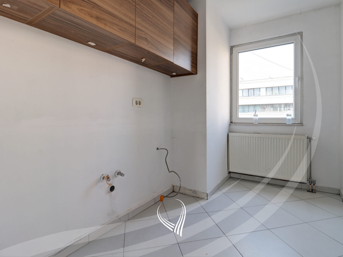 Office space with 3 rooms for rent in the Center3