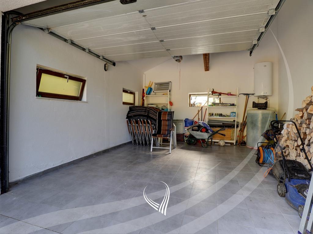 Vilë me 3 dhoma gjumi në shitje në Brezovicë14