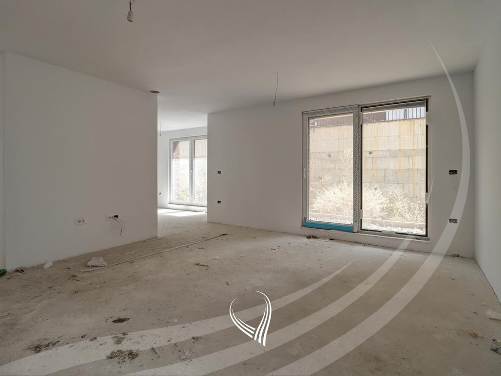 Shtëpi me 4 dhoma gjumi në shitje në lagjen Arbëria – Dragodan – Washington Residence1