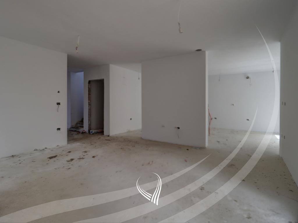 Shtëpi me 4 dhoma gjumi në shitje në lagjen Arbëria – Dragodan – Washington Residence3