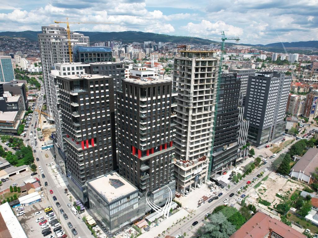 Lokal 208m2 me qira në lagjen Lakrishtë