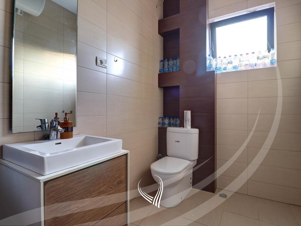 Commercial property 280m2 for rent in Çagllavicë11