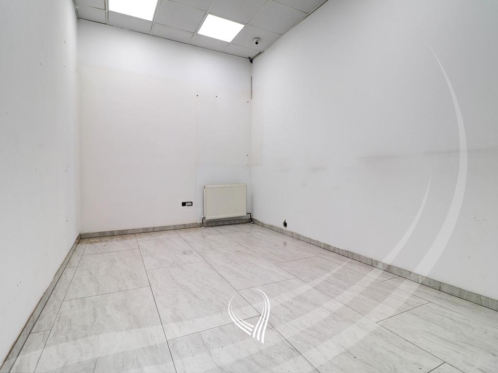 200m2 premises for rent in Lakrishtë neighborhood – Ramiz Sadiku Complex5