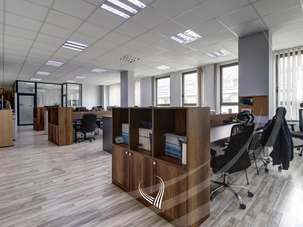 Zyre 165.4m2 me qira në lagjen Dodona4