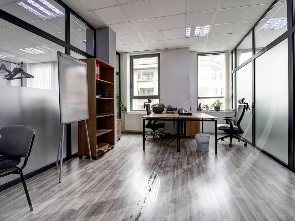 Zyre 165.4m2 me qira në lagjen Dodona6