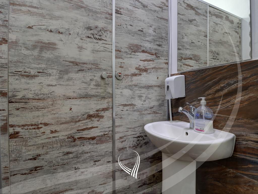 Zyre 165.4m2 me qira në lagjen Dodona10