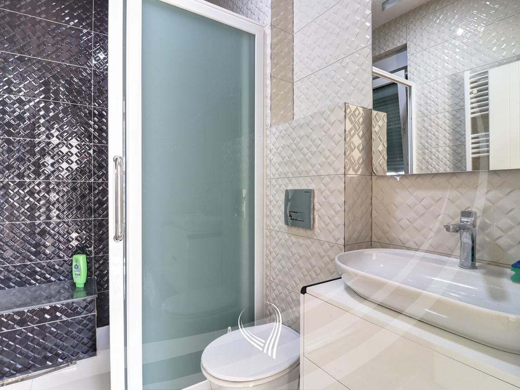 Penthouse me 3 dhoma gjumi në shitje në lagjen Mati 1 – Rruga B17