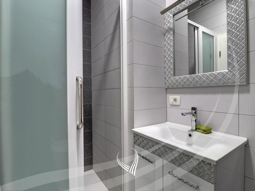 Penthouse me 3 dhoma gjumi në shitje në lagjen Mati 1 – Rruga B18