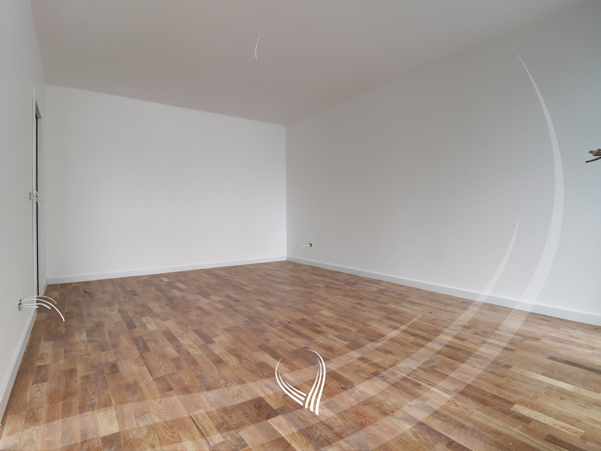 Banesë me 1 dhomë gjumi në shitje në lagjen Kalabria – Emshir3