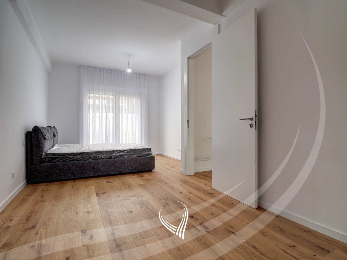 Shtëpi me 4 dhoma gjumi me qira në lagjen Marigona Hill7