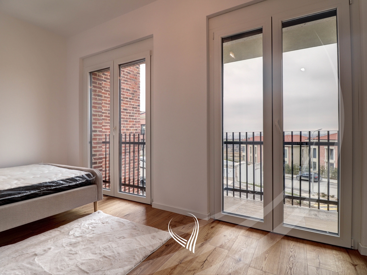 Shtëpi me 4 dhoma gjumi me qira në lagjen Marigona Hill9