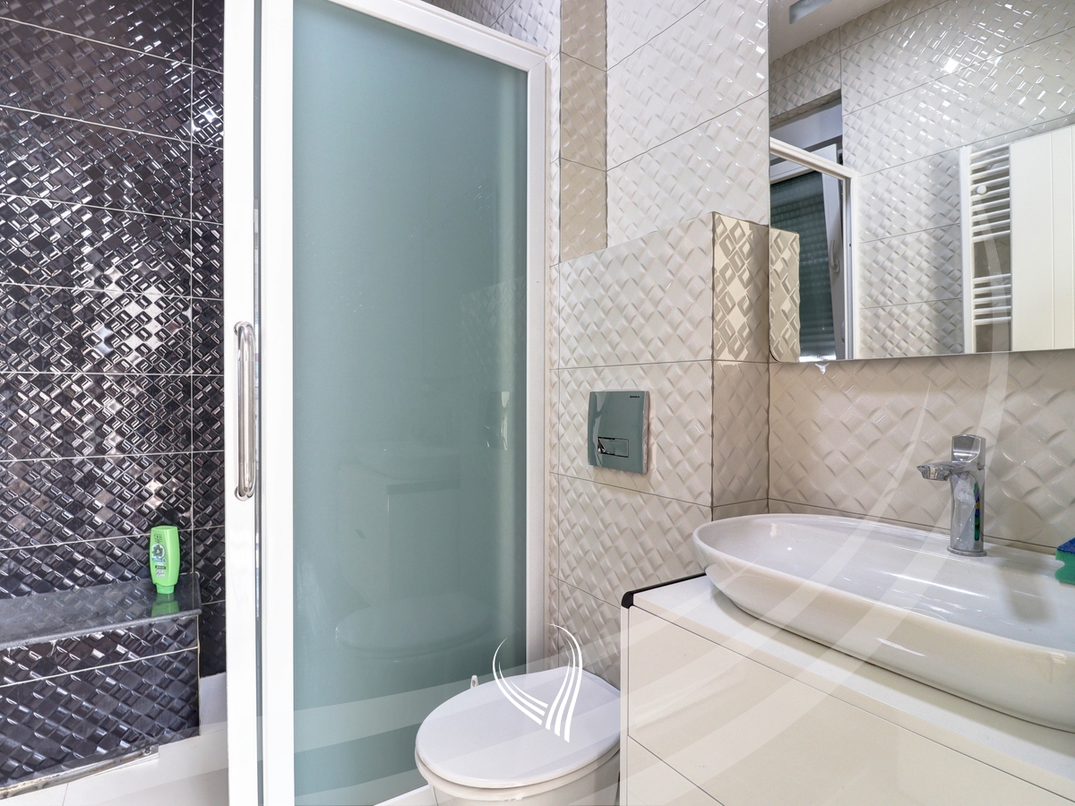 Penthouse me 3 dhoma gjumi në shitje në lagjen Mati 1 – Rruga B17