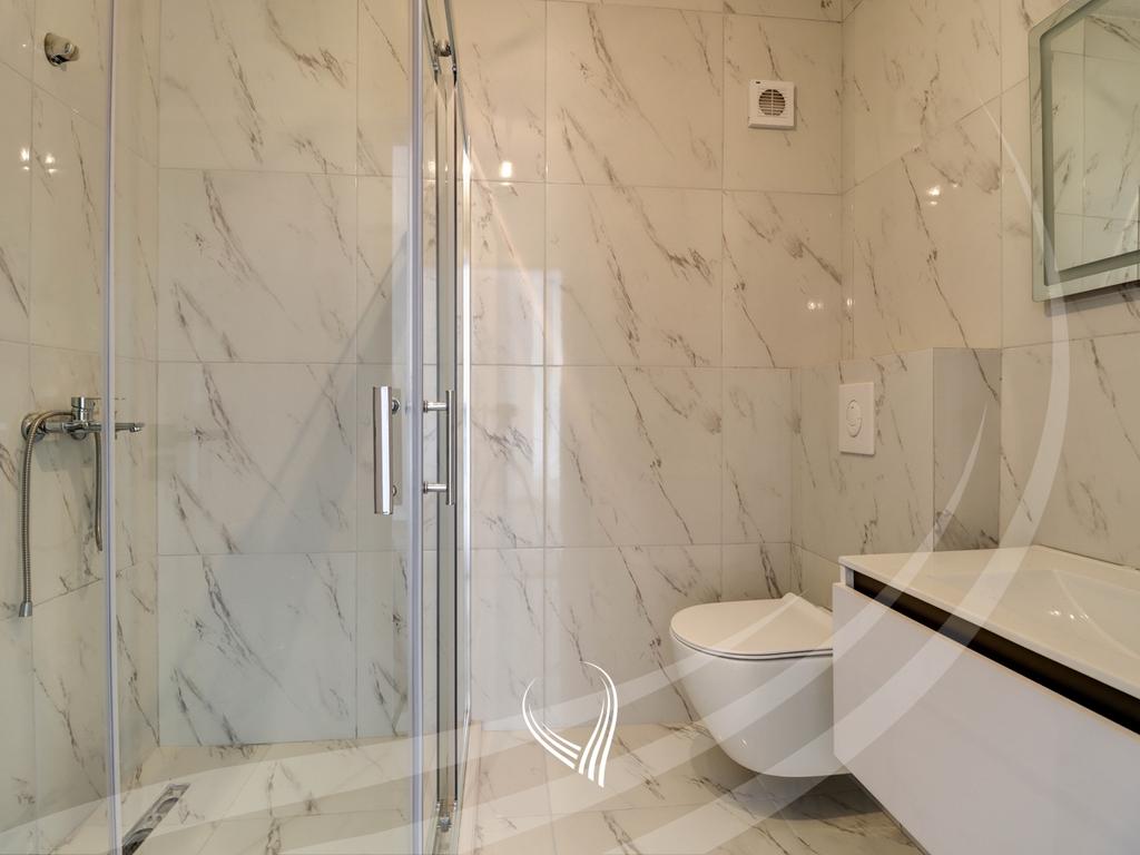 Banesë me 1 dhomë gjumi në shitje në lagjen Mati 18