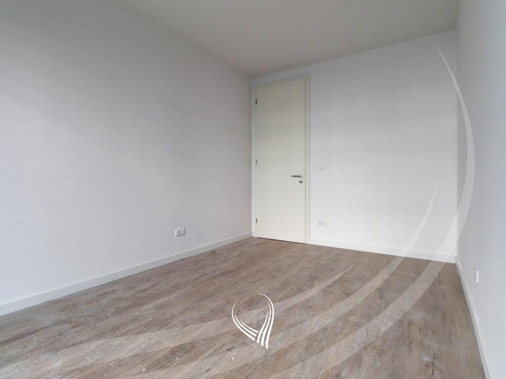 Zyre me 3 dhoma pune me qira në lagjen Mati 1 – Kodrina5