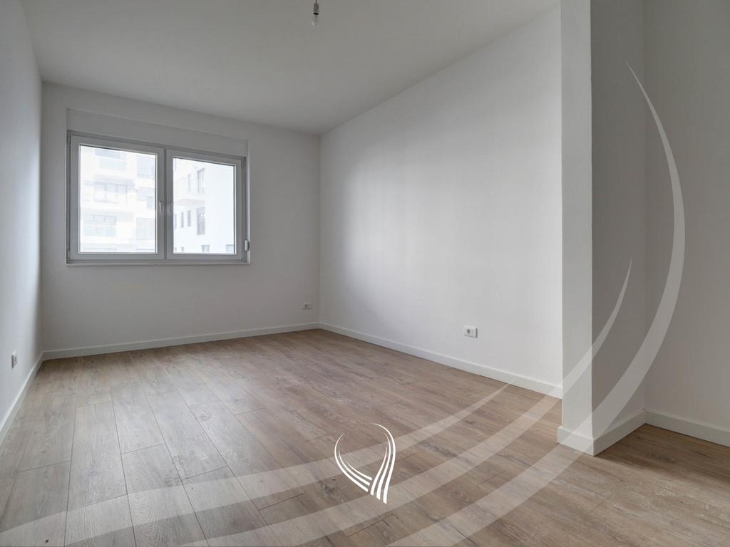 Zyre me 4 dhoma pune me qira në lagjen Mati 1 – Kodrina4