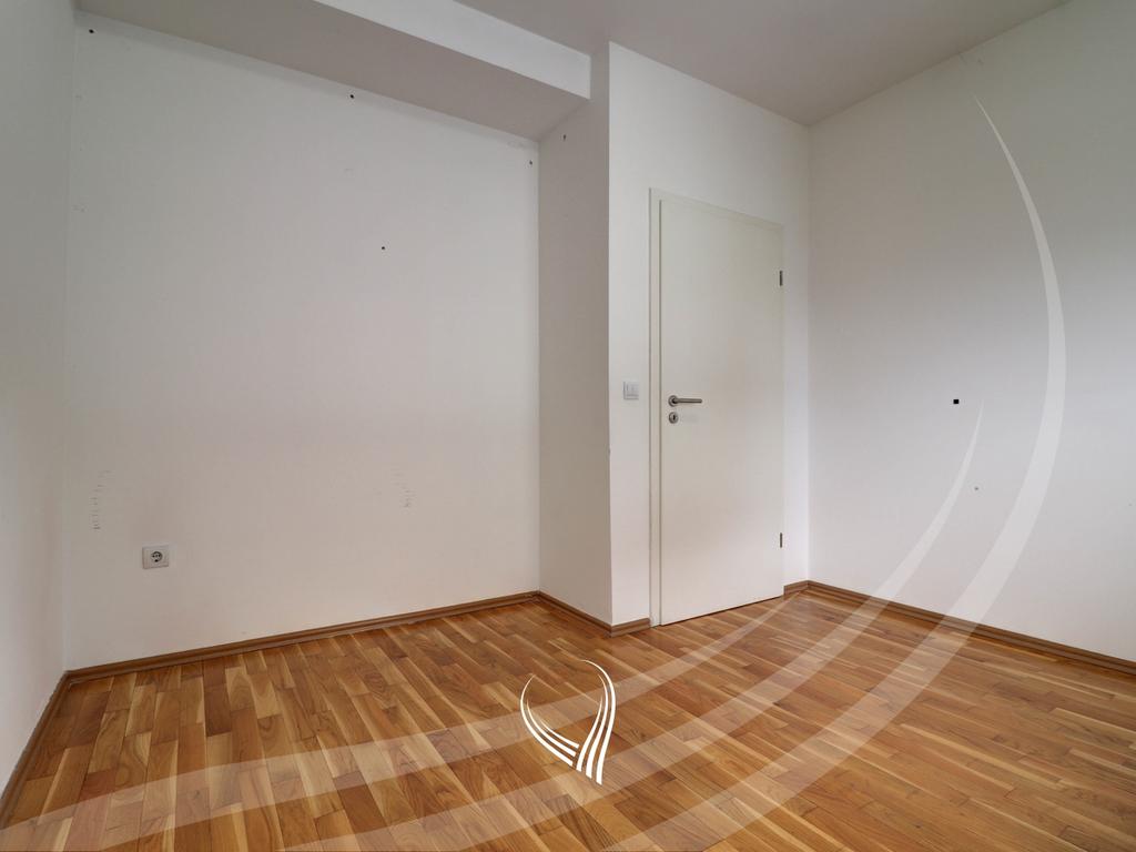 Duplex 156m2 me qira në lagjen Kalabria – Emshir – Prishtina Stars13