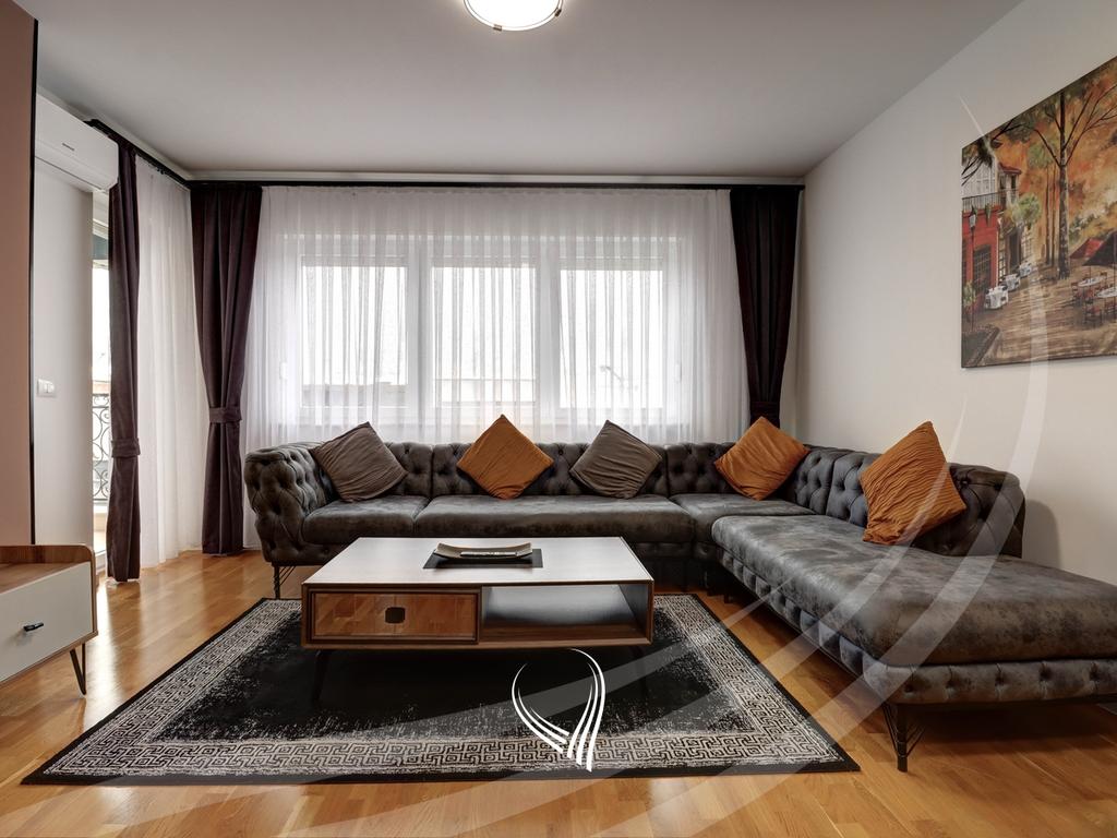 Banesë me 1 dhomë gjumi me qira në lagjen Kalabria – Emshir1