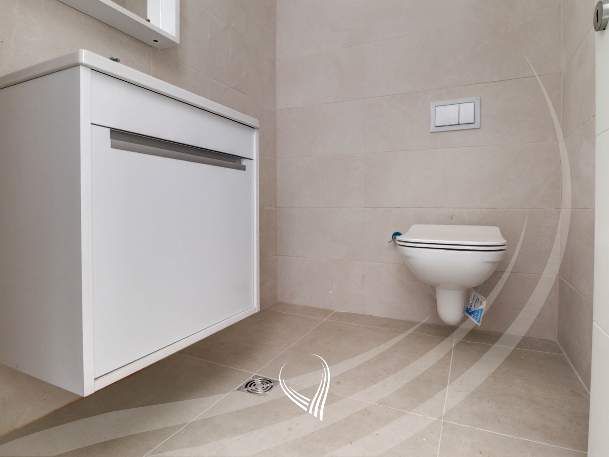 Zyre me 4 dhoma pune me qira në lagjen Mati 1 – Kodrina12