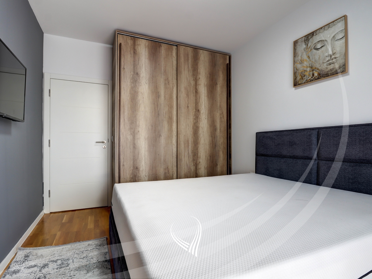 Banesë me 1 dhomë gjumi me qira në lagjen Kalabria – Emshir5