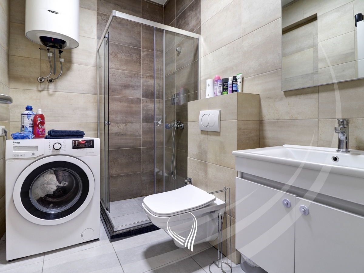 Banese me 1 dhomë gjumi me qira ne lagjen Bregu i Diellit – VA 17