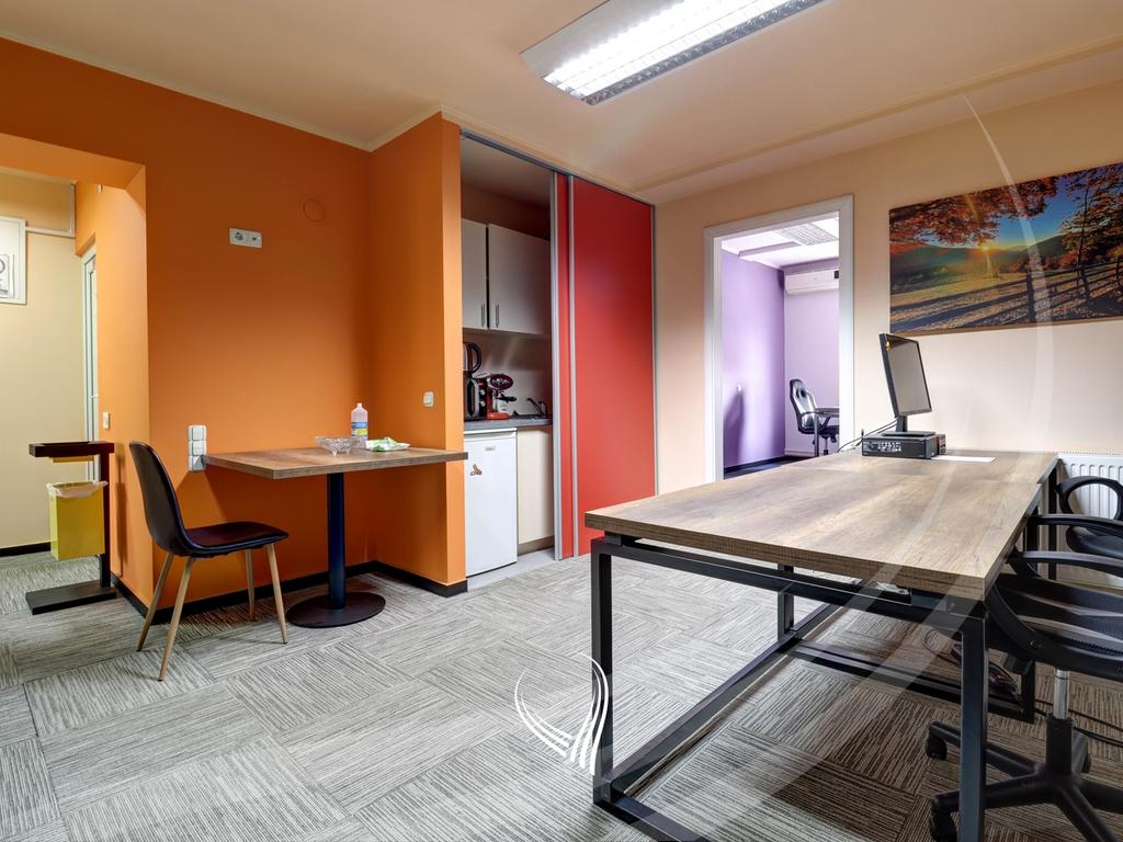 Zyre me 5 dhoma pune me qira në lagjen Ulpiana2