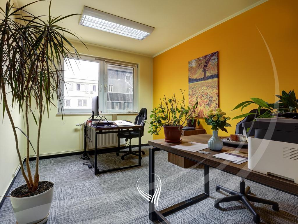 Zyre me 5 dhoma pune me qira në lagjen Ulpiana5