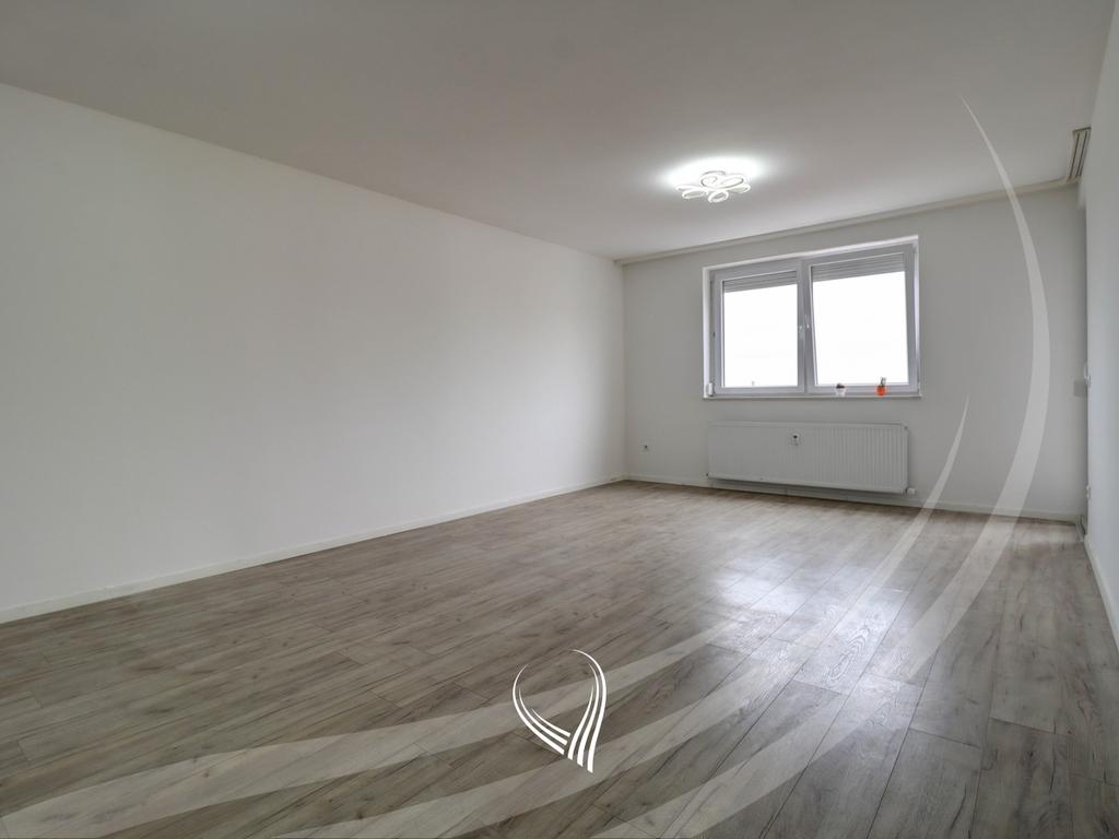 Zyre me 4 dhoma pune me qira në lagjen Mati 11