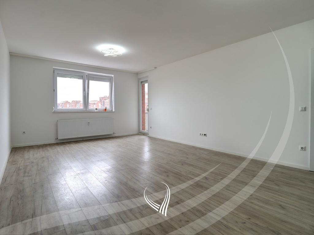 Zyre me 4 dhoma pune me qira në lagjen Mati 1